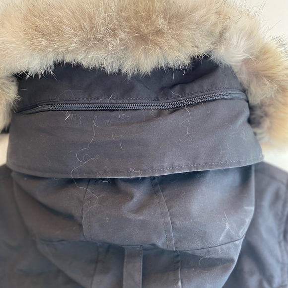 Never worn Canadian Goose down long winter parka with fur hood - Picture 5 of 6